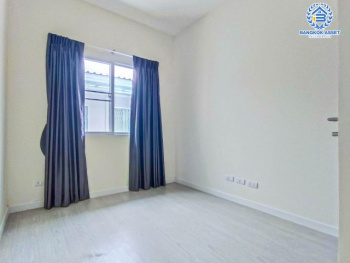 *****ทาวน์เฮ้าส์มือสองย่านนนทบุรี ม.เดอะเมทโทร รัตนาธิเบศร์ เนื้อที่ 20 ตร.ว. ฟังก์ชัน 3 ห้องนอน 2 ห้องน้ำ 2 ที่จอดรถ บ้านหันทิศใต้ แถมฟรี! 1 เครื่องปรับอากาศ บนทำเลแห่งการเดินทางสะดวก เพียง 6 นาทีก็ถึงรถไฟฟ้าสายสีม่วง "สถานีไทรม้า" ใกล้ทางด่วน "งามวงศ์วาน"